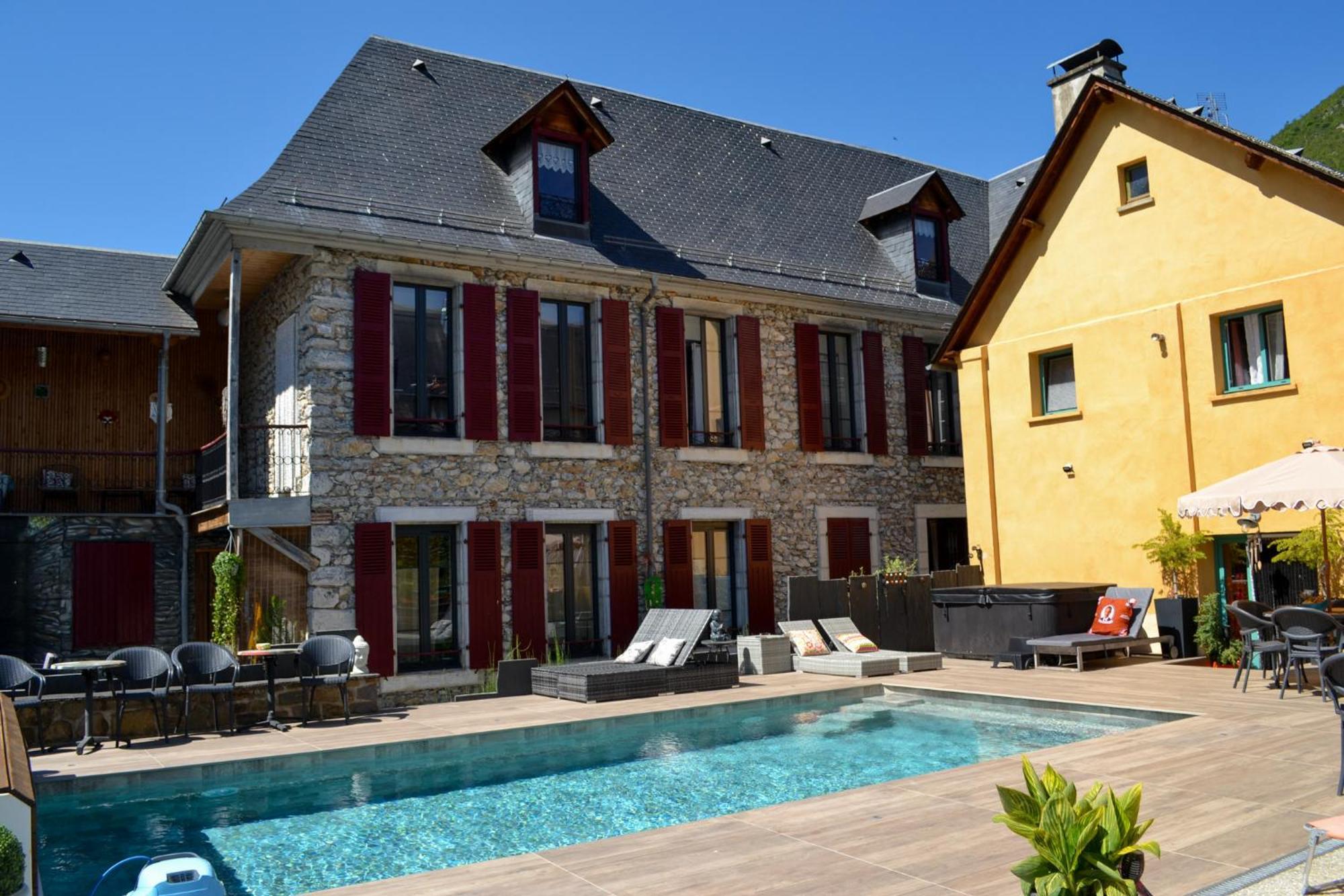 A Nouste Chambres D'Hotes Et Gite Only Adults Campan Eksteriør billede