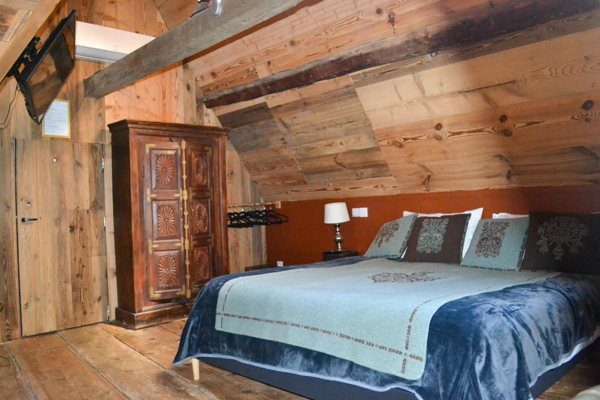 A Nouste Chambres D'Hotes Et Gite Only Adults Campan Eksteriør billede